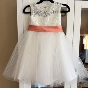 Adorable 2T Sweetheart Lace Overlay & Tulle Dress with Peach belt+ bow